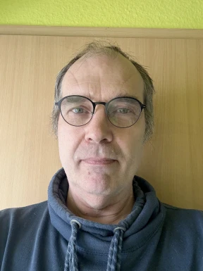 <span>Jens, 59</span>&nbsp;<span style='width: 25px; height: 16px; float: right; background-image: url(/bitmaps/flags_small/DE.PNG)'>&nbsp;</span><br><span>Wetzlar, ドイツ</span>&nbsp;<input type='button' class='joinbtn' style='float: right' value='JOIN NOW' />