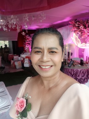 <span>Ma Jean, 55</span>&nbsp;<span style='width: 25px; height: 16px; float: right; background-image: url(/bitmaps/flags_small/PH.PNG)'>&nbsp;</span><br><span>Tawagan, 菲律宾</span>&nbsp;<input type='button' class='joinbtn' style='float: right' value='JOIN NOW' />