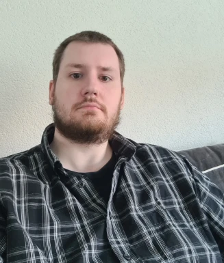 <span>Julian, 32</span> <span style='width: 25px; height: 16px; float: right; background-image: url(/bitmaps/flags_small/NL.PNG)'> </span><br><span>Katwijk, Netherlands</span> <input type='button' class='joinbtn' style='float: right' value='JOIN NOW' />