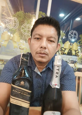 <span>Alexander, 49</span> <span style='width: 25px; height: 16px; float: right; background-image: url(/bitmaps/flags_small/PH.PNG)'> </span><br><span>Bonifacio, Philippines</span> <input type='button' class='joinbtn' style='float: right' value='JOIN NOW' />